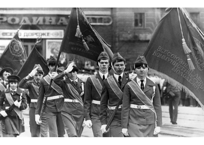 Юнармейцы - участники парада, в честь Победы в Великой Отечественной войне. 9.05.1980 г.