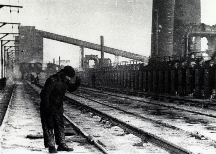 Вид коксовых печей Нижнетагильского коксохимического завода. 1960-е годы. (НТГИА. Коллекция фотодокументов. Оп.1ФА. Д.17. Л.17)