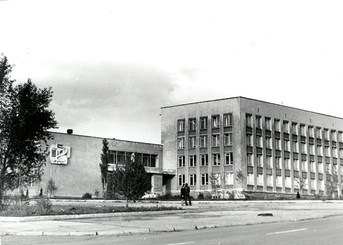 Здание Нижнетагильского медицинского училища. 1970-е годы. (НТГИА. Коллекция фотодокументов.Оп.1П.Д.1873)