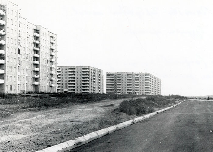 Вид на Октябрьский проспект Гальяно-Горбуновского массива. Август 1984 года. Фото Б.А.Шилова. (НТГИА. Коллекция фотодокументов.Оп.1ФА.Д.16.Л.14)