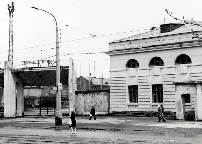 Вид на стадион по проспекту Мира. 1970 год. (НТГИА. Коллекция фотодокументов. Оп.1П. Д.1410)