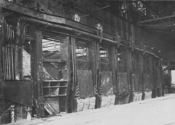 Мартеновские печи. (НТГИА. Коллекция фотодокументов. Оп.1ФА. Д.31. Л.16об. ф. 240)