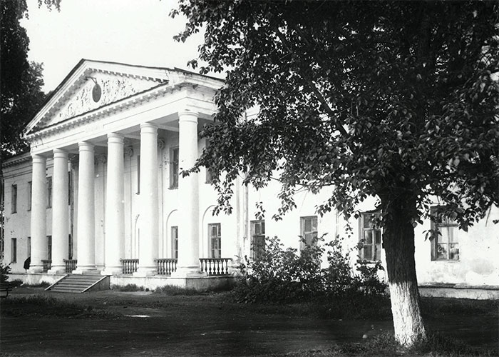 Заводская Демидовская больница. Фото Б.А. Шилова (НТГИА. Коллекция фотодокументов. Оп.1ФА.Д.8.Л.36)