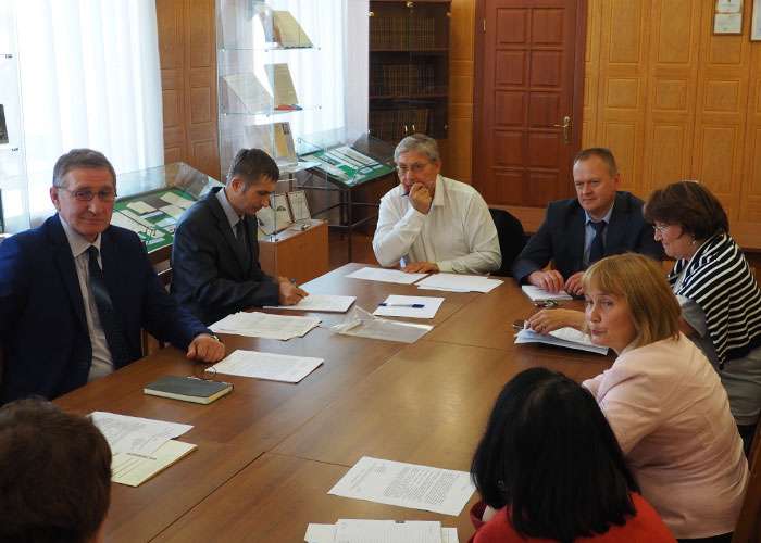 Участники заседания Организационного комитета Управления архивами Свердловской области по подготовке к 300-летию города Нижний Тагил