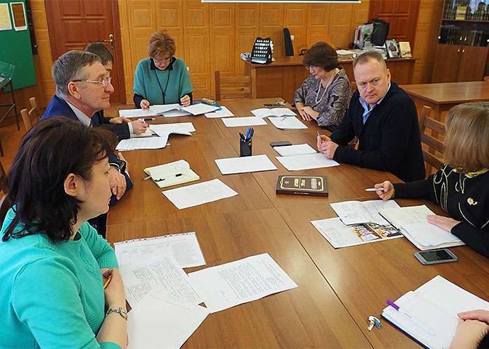Участники совещания Организационного комитета Управления архивами Свердловской области по подготовке к 300-летию города Нижний Тагил. 30.11.2018 г.