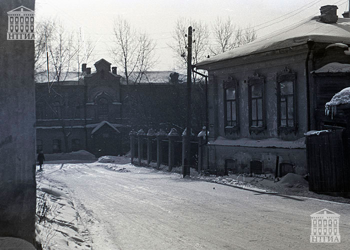 Улица Огаркова. 1971 год (НТГИА. Коллекция фотодокументов.Оп.1Н1.Д.85).
