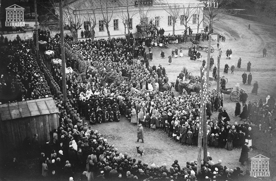 Первое погребение чехословацких воинов, павших в бою под Нижним Тагилом. 8 октября 1918 г. Фото из личной коллекции Н.А. Щекотова