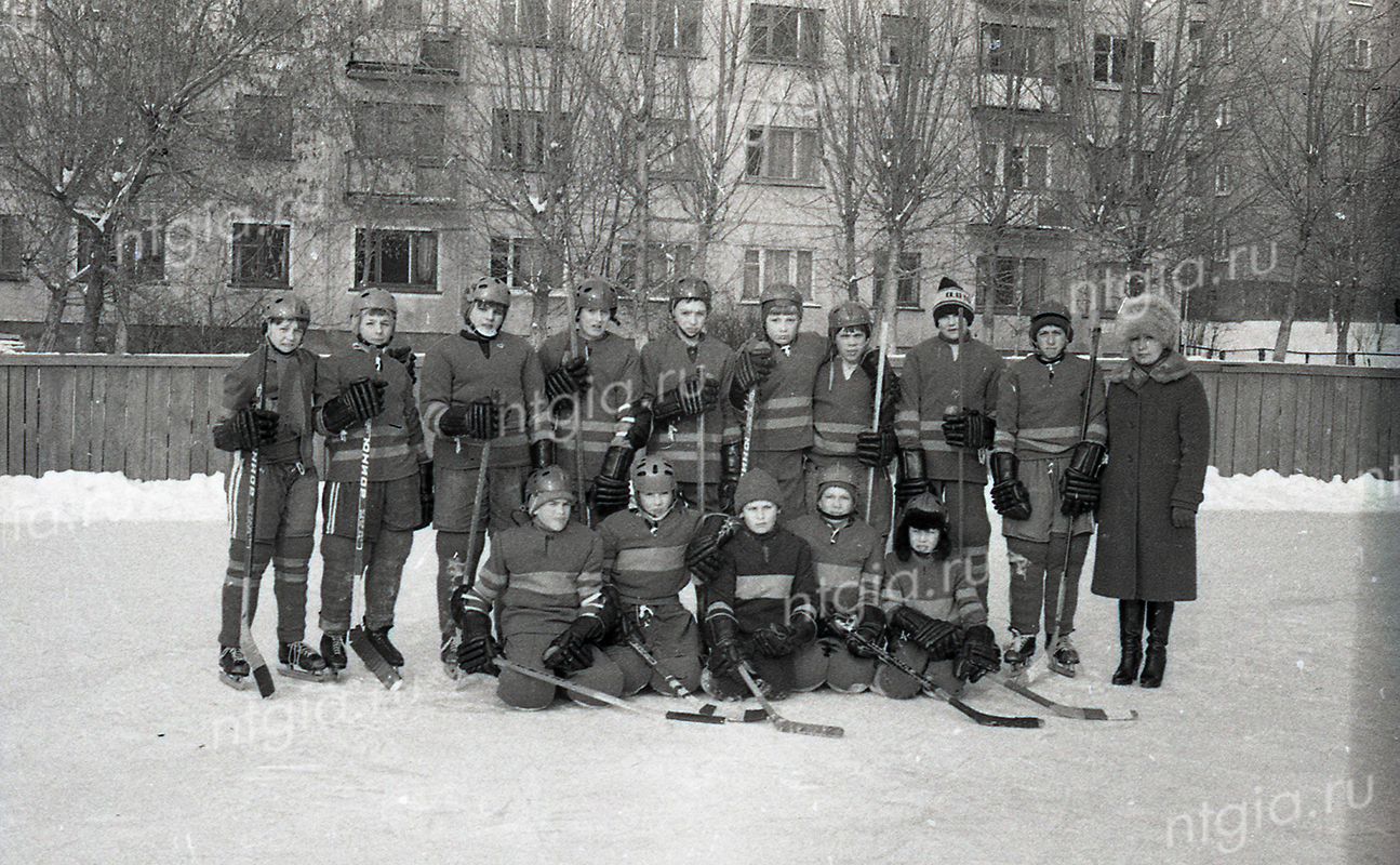 Детская команда хоккеистов. 1983 год. (НТГИА. Коллекция фотодокументов.Оп.1Н.Д.2128)