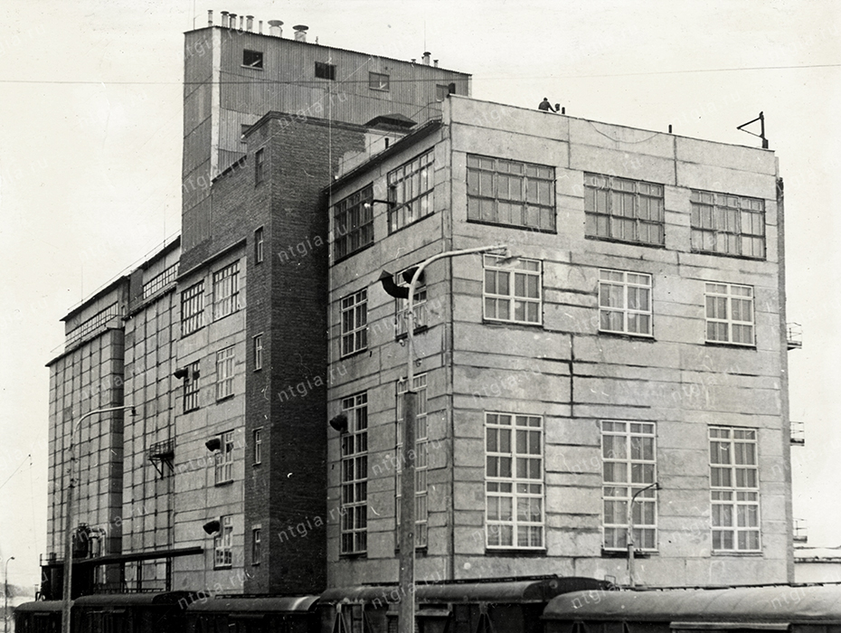 Здание пивобезалкогольного завода, г. Нижний Тагил. 1971 год. (НТГИА. Ф.229.Оп.1.Д.1805.Л.56)