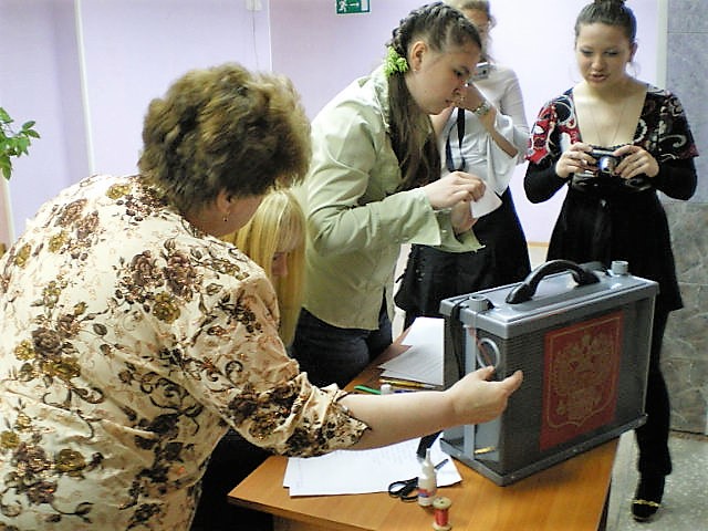 Выборы бригадира в отряде мэра. 7 апреля 2012 года. (Архив Тагилстроевской районной территориальной избирательной комиссии)