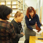 Представители архивной службы Кыргызской Республики в архивохранилище Нижнетагильского городского исторического архива